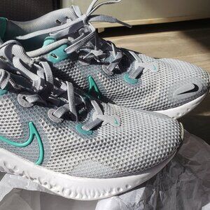 NIKE women's Renew Size 7.5
